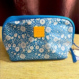 TL&C Shell Cosmetic or Travel Bag, NWT!